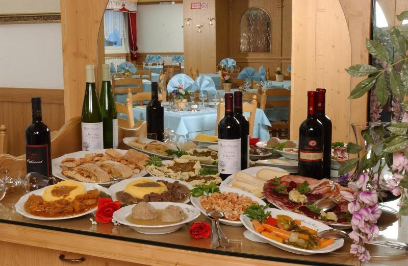 Hotel La Roccia 파쏘델토날레 외부 사진