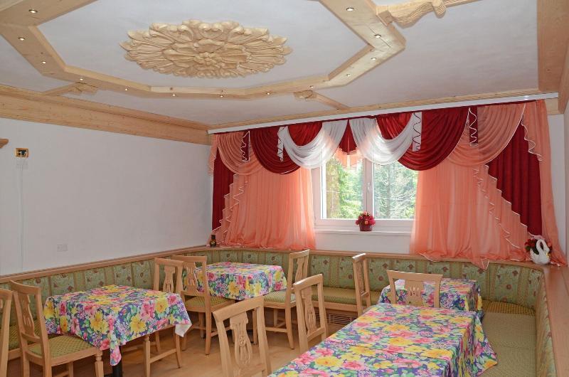 Hotel La Roccia 파쏘델토날레 외부 사진