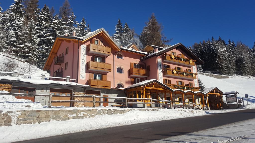 Hotel La Roccia 파쏘델토날레 외부 사진