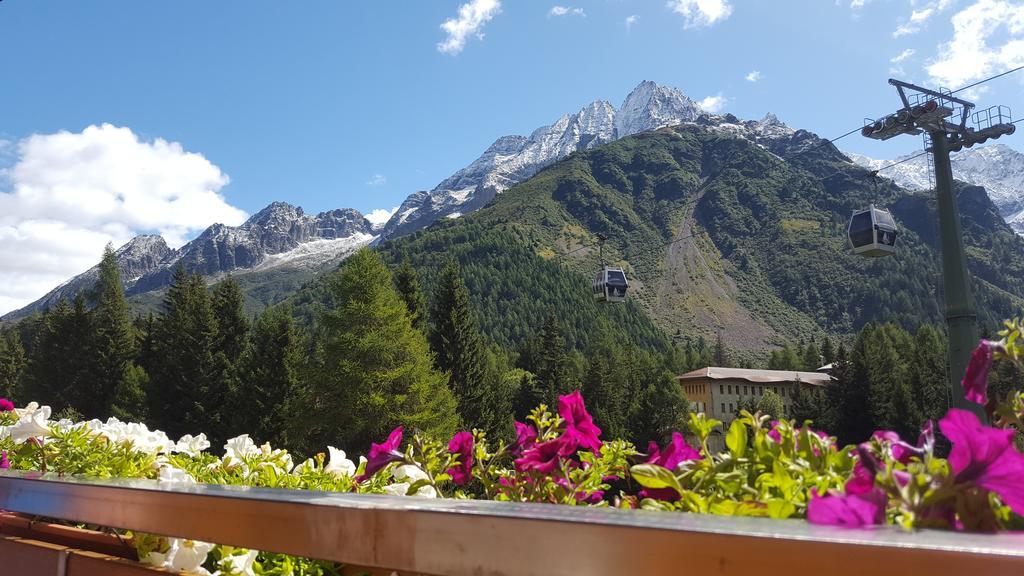 Hotel La Roccia 파쏘델토날레 외부 사진