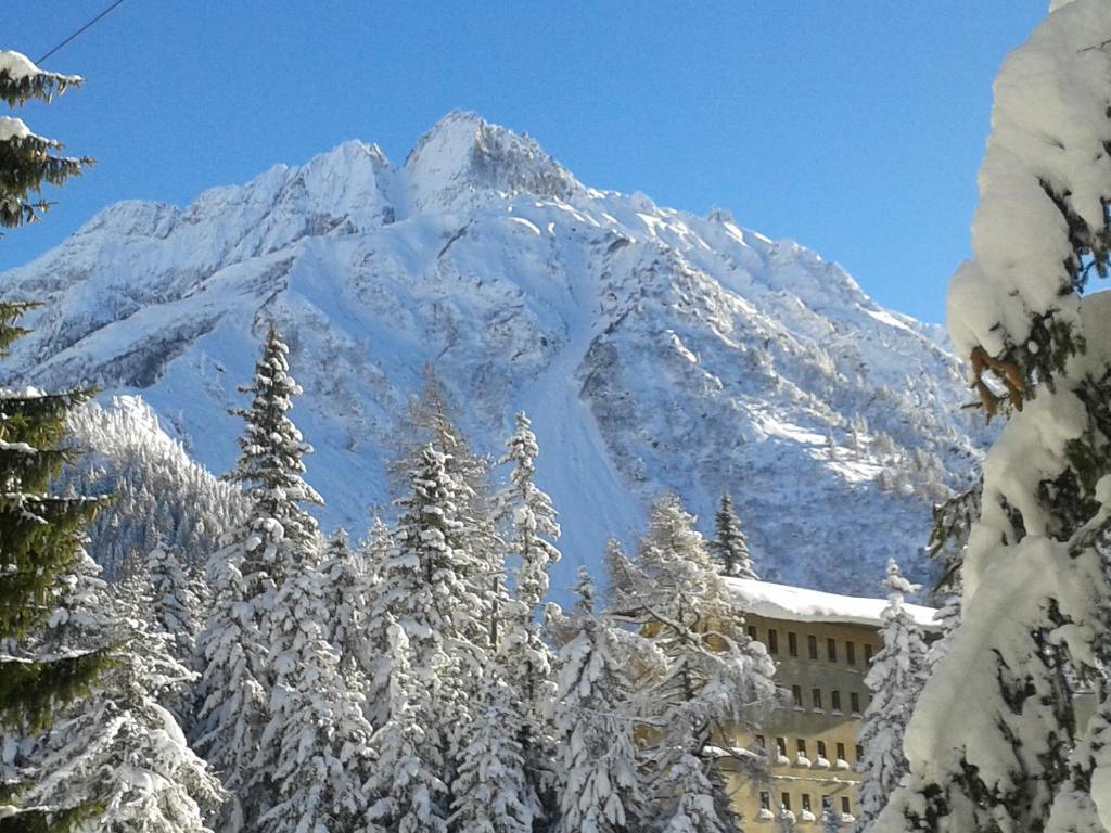 Hotel La Roccia 파쏘델토날레 외부 사진