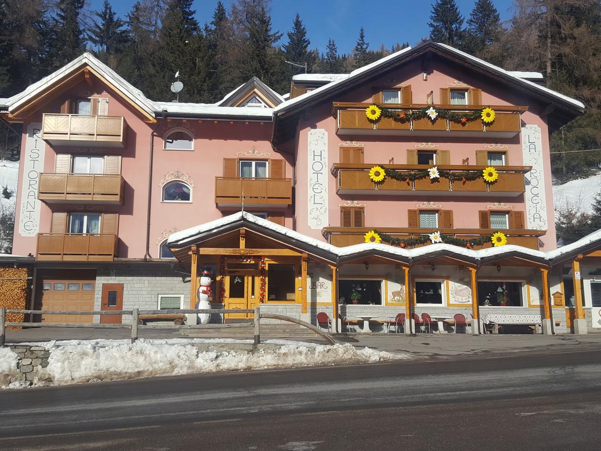 Hotel La Roccia 파쏘델토날레 외부 사진