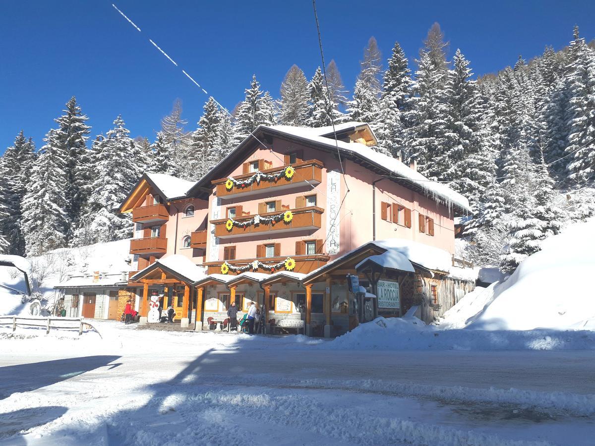 Hotel La Roccia 파쏘델토날레 외부 사진