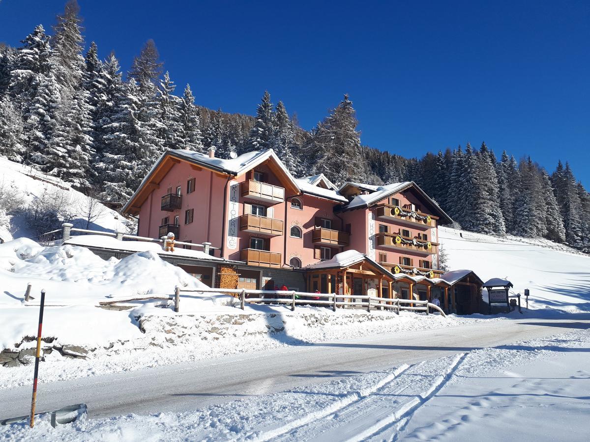 Hotel La Roccia 파쏘델토날레 외부 사진